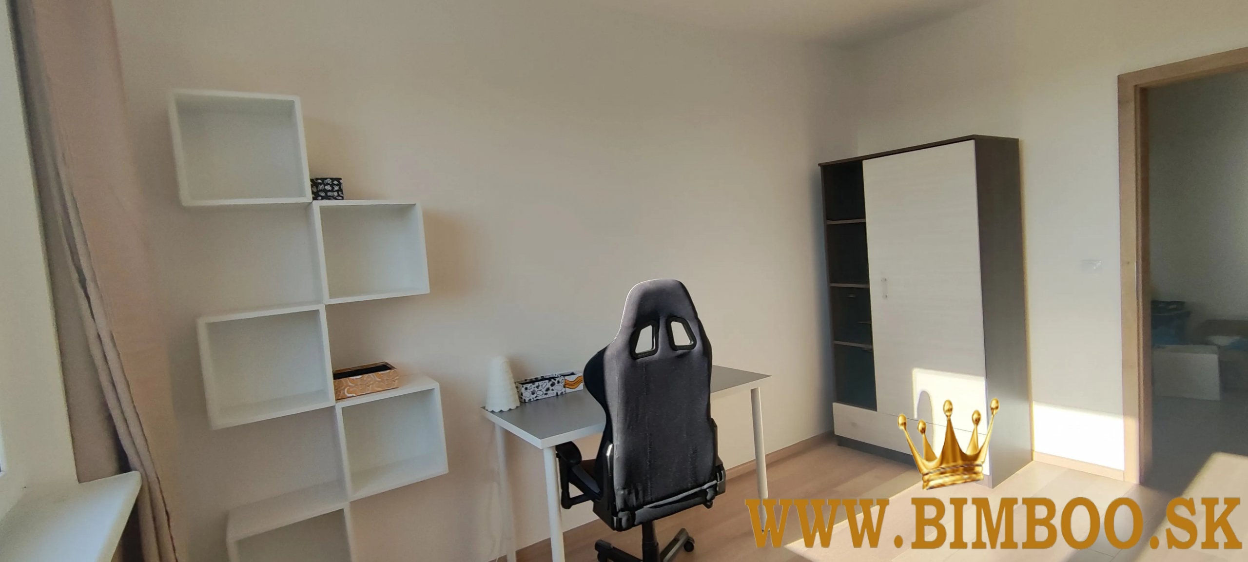 Prenájom – svetlý a priestranný 2,5-izbový byt, Komárnická ulica, 