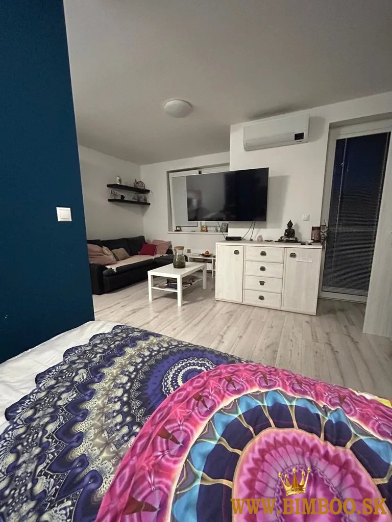   Prenájom 1,5-izbového bytu s balkónom – Uzbecká, 