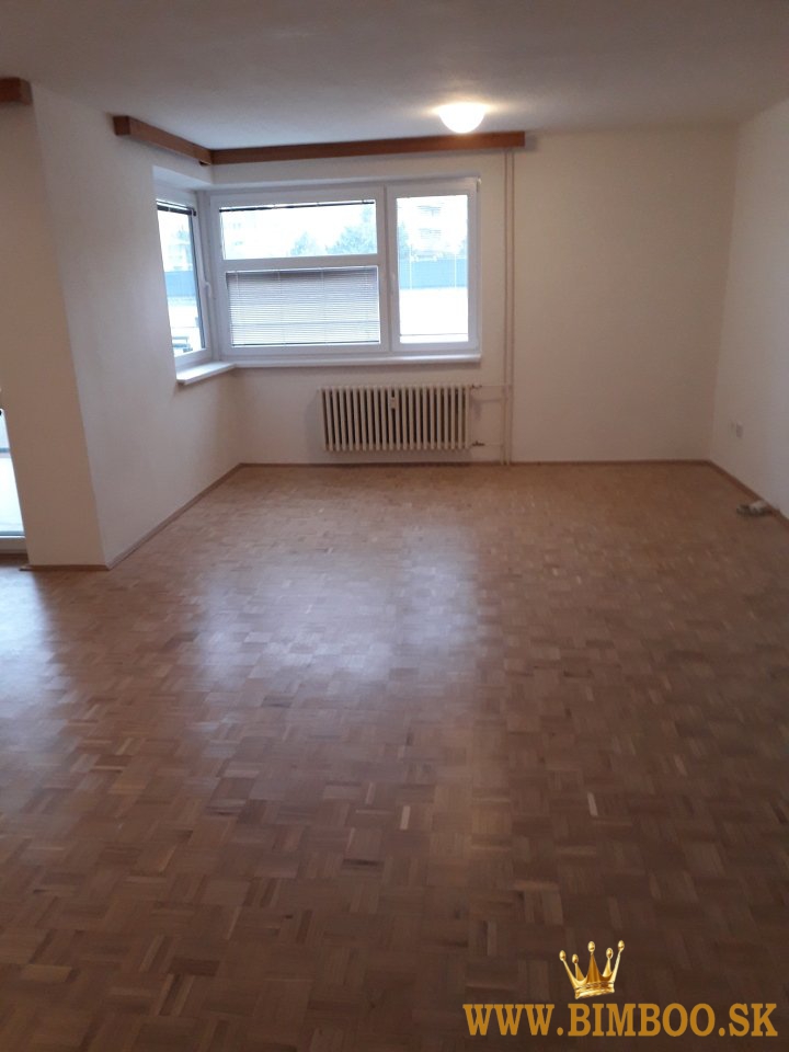 Prenájom 4-izbového bytu – Martinengova ulica  