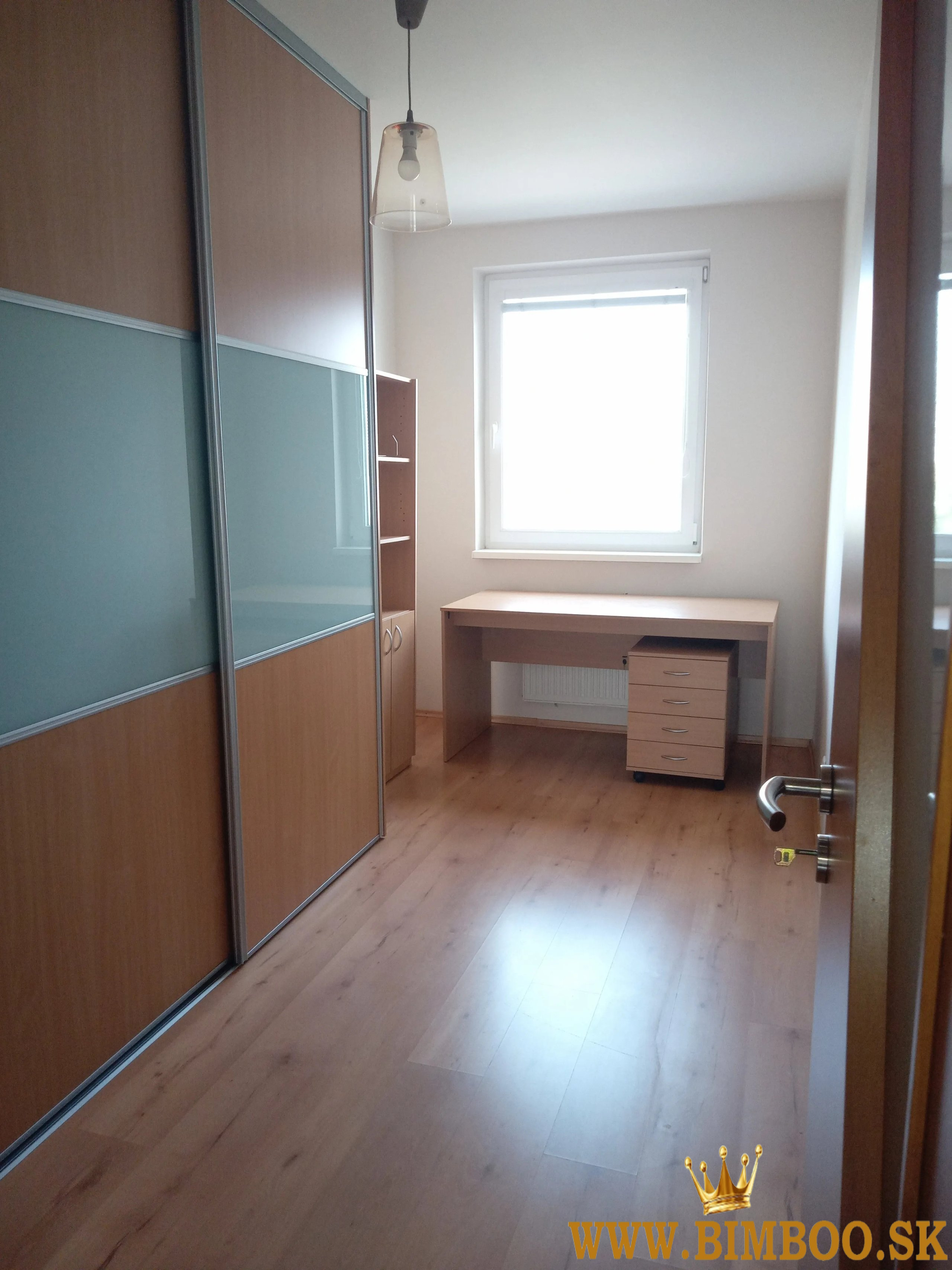 Prenájom 4-izbového bytu – Jiráskova ulica, Bratislava 