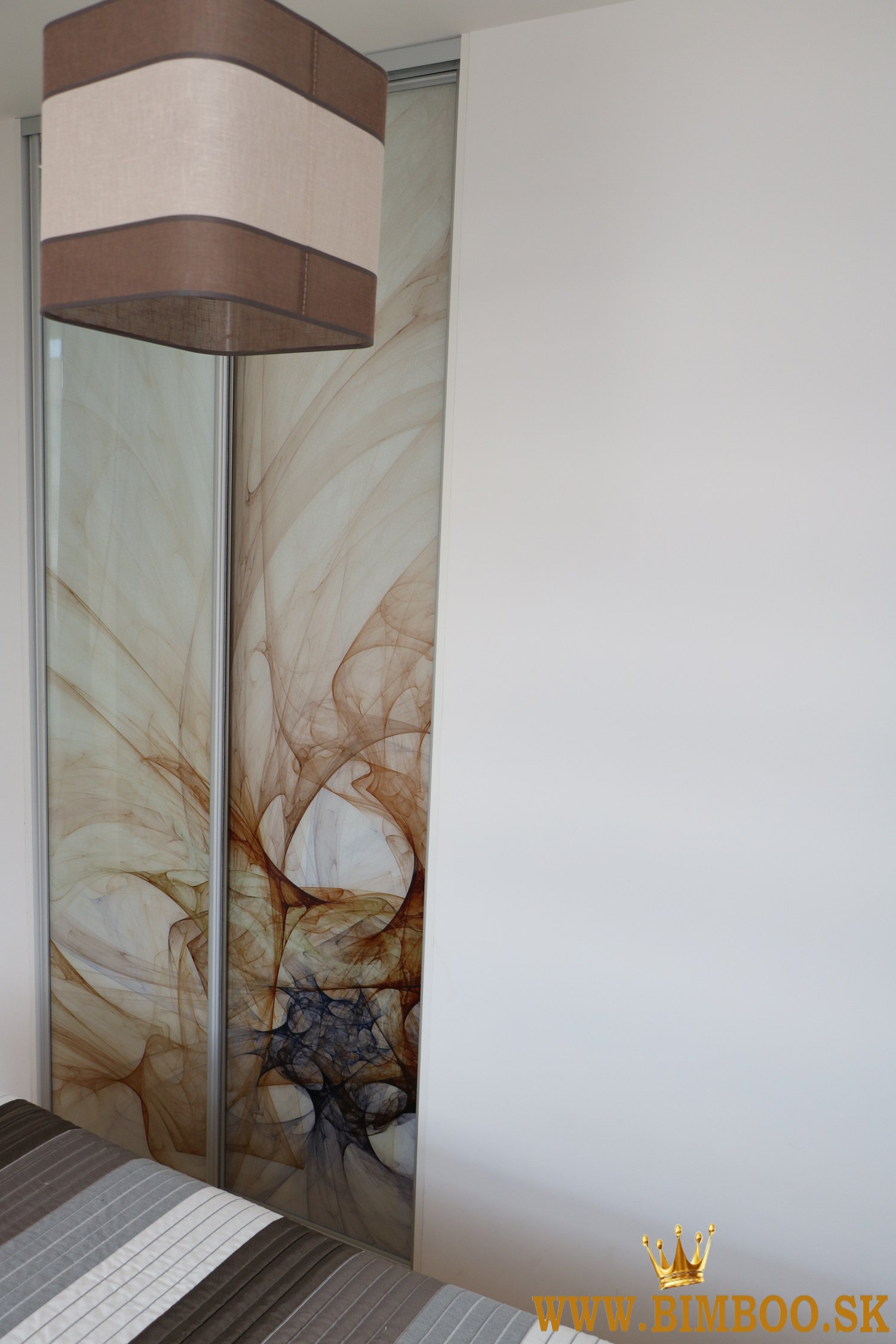  Prenájom zariadeného 3-izbového bytu s balkónom – Mesačná ulica