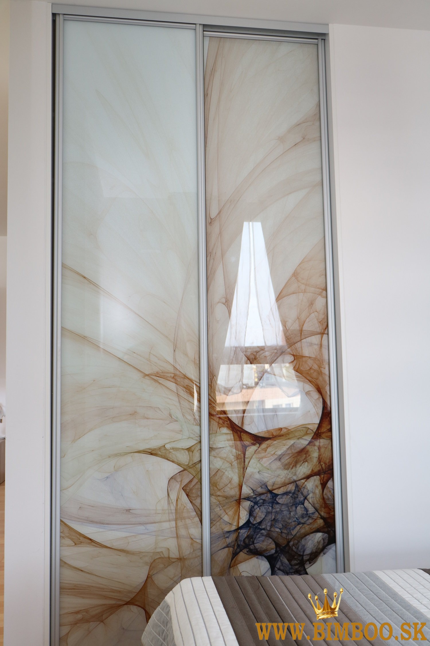  Prenájom zariadeného 3-izbového bytu s balkónom – Mesačná ulica