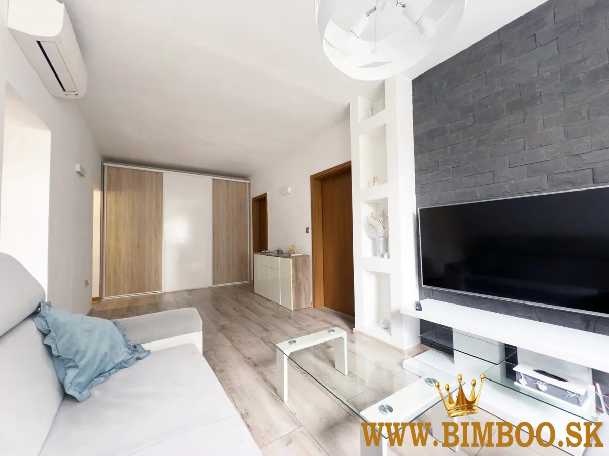 ???? Prenájom 3-izbového bytu po kompletnej rekonštrukcii – Hálova ulica,