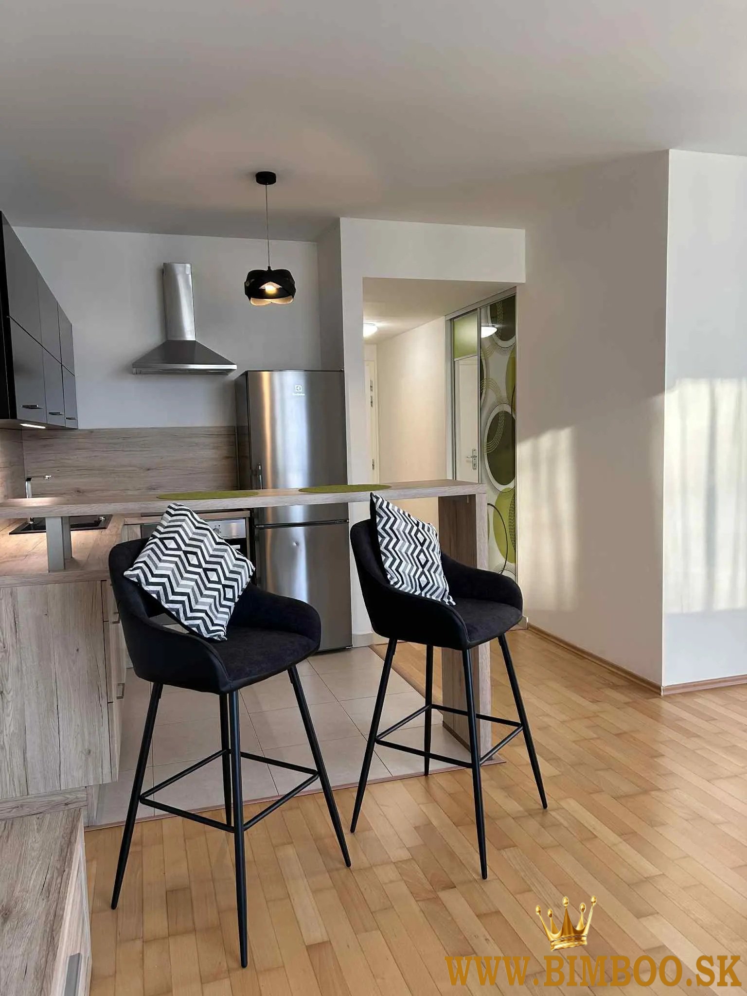  ZĽAVA 100 € na prvý mesiac nájmu! Prenájom štýlového 2-izbového