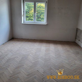 Na predaj 3-izbový byt s balkónom, pivnicou a samostatnou garážou 