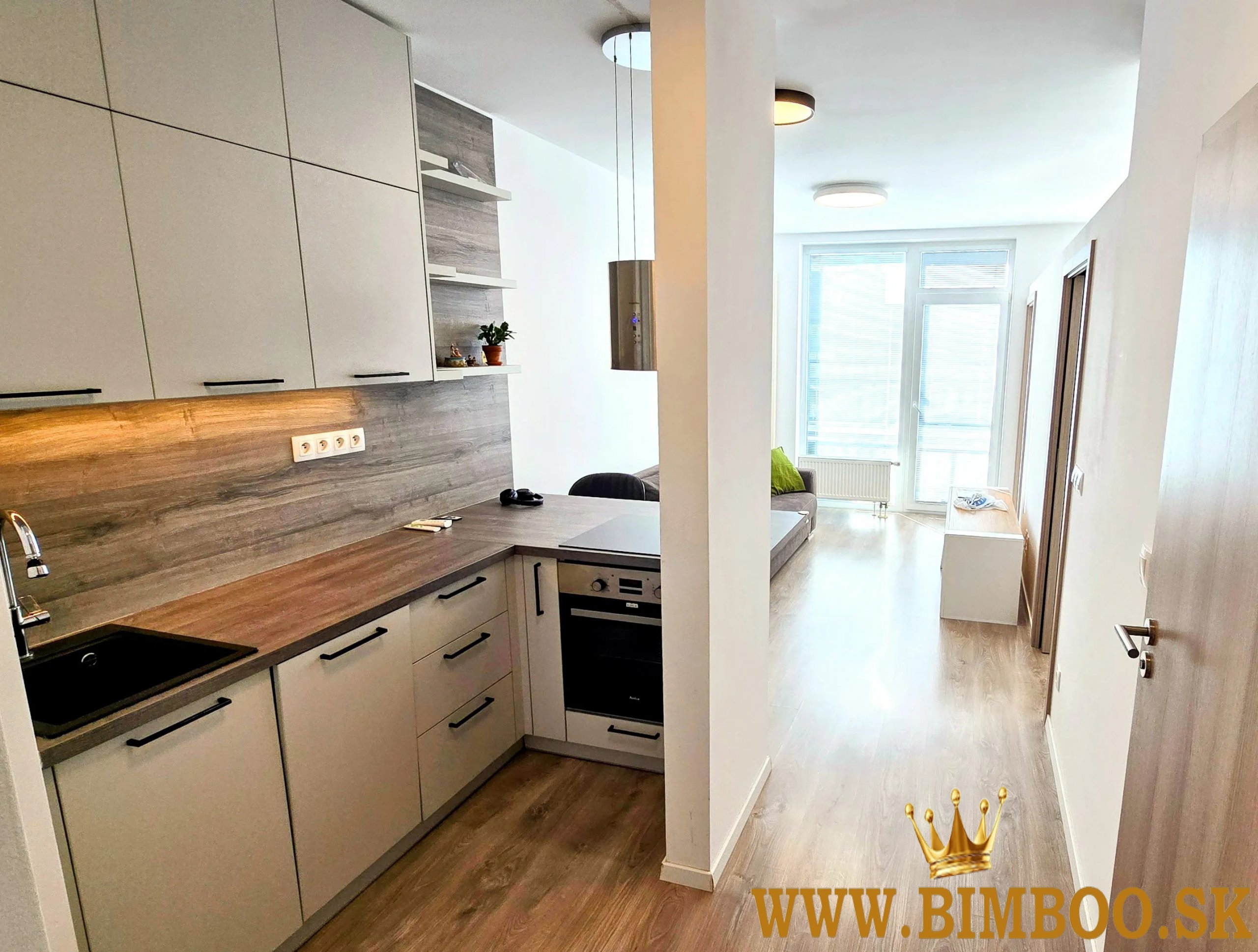 Slnečný 2-izbový byt na prenájom, Kvačalova, Bratislava II