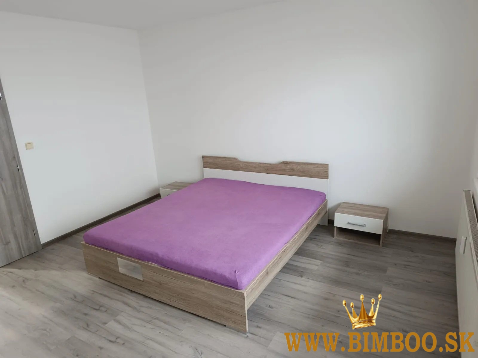  Prenájom zariadeného 3-izbového bytu s balkónom – Mesačná ulica