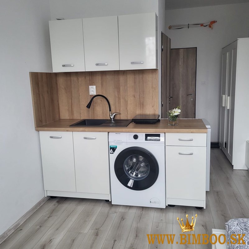  Prenájom kompletne zariadenej garzónky – Majerská ulica