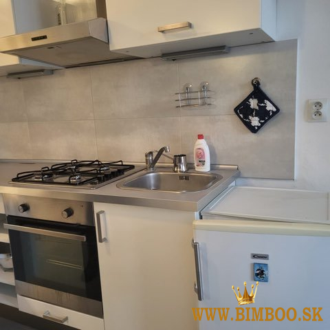 Prenájom garsónky v centre Bratislavy – oproti Eurovei 