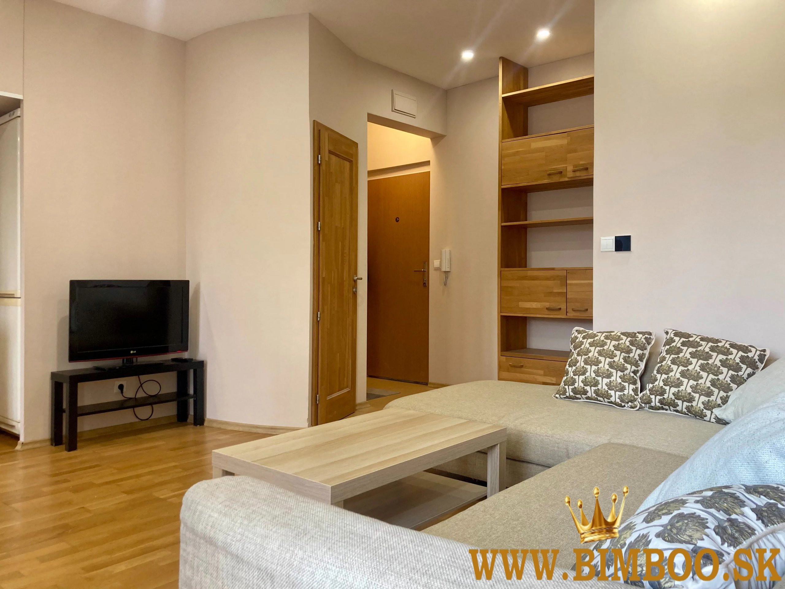 Prenájom 4-izbového bytu v centre – Šoltésovej ulica (