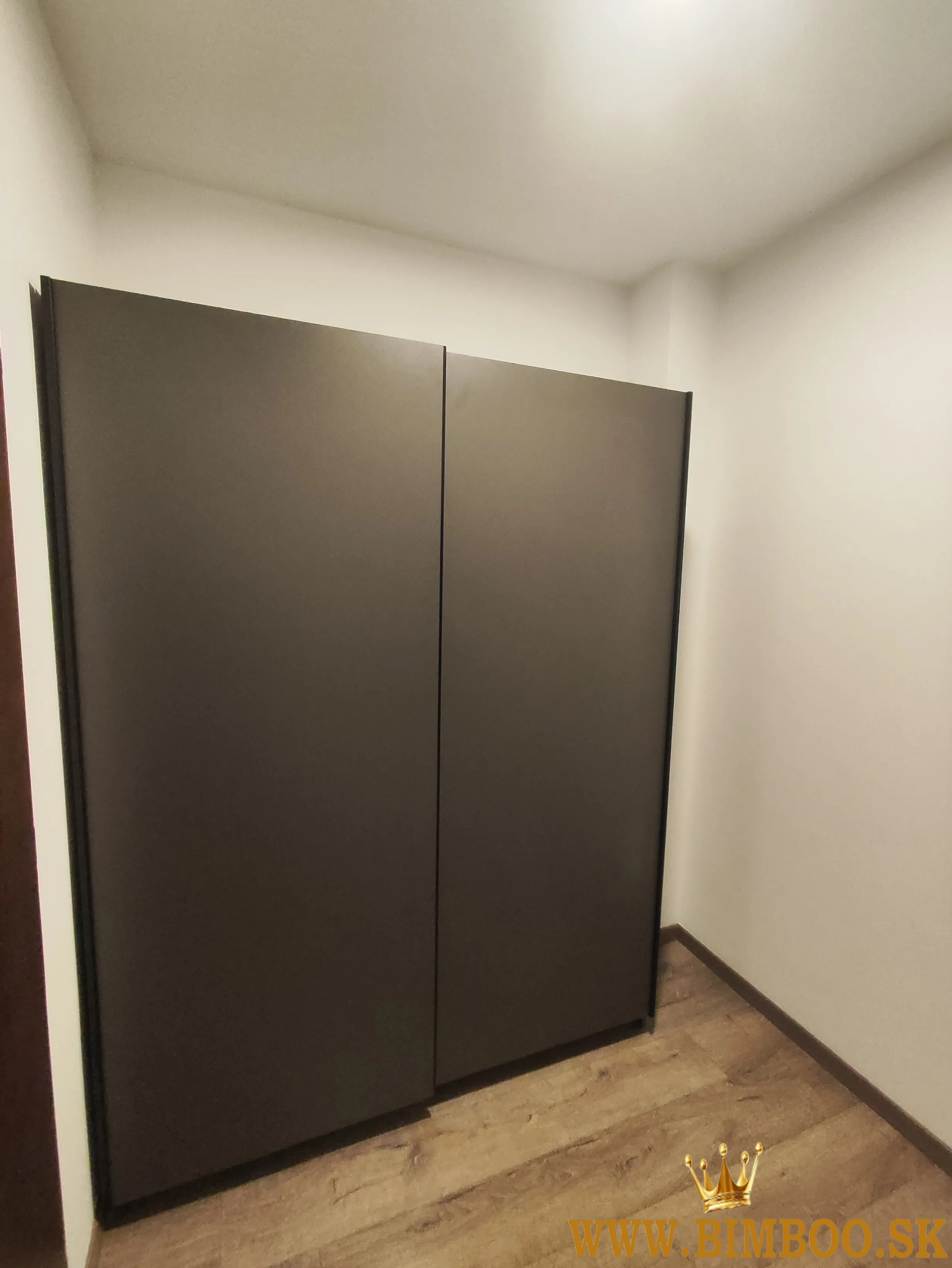  Moderný 1-izbový byt s balkónom, parkovaním a kobkou 