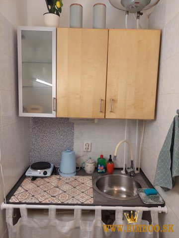 Prenájom garsónky v absolútnom centre Bratislavy | oproti Eurovei 