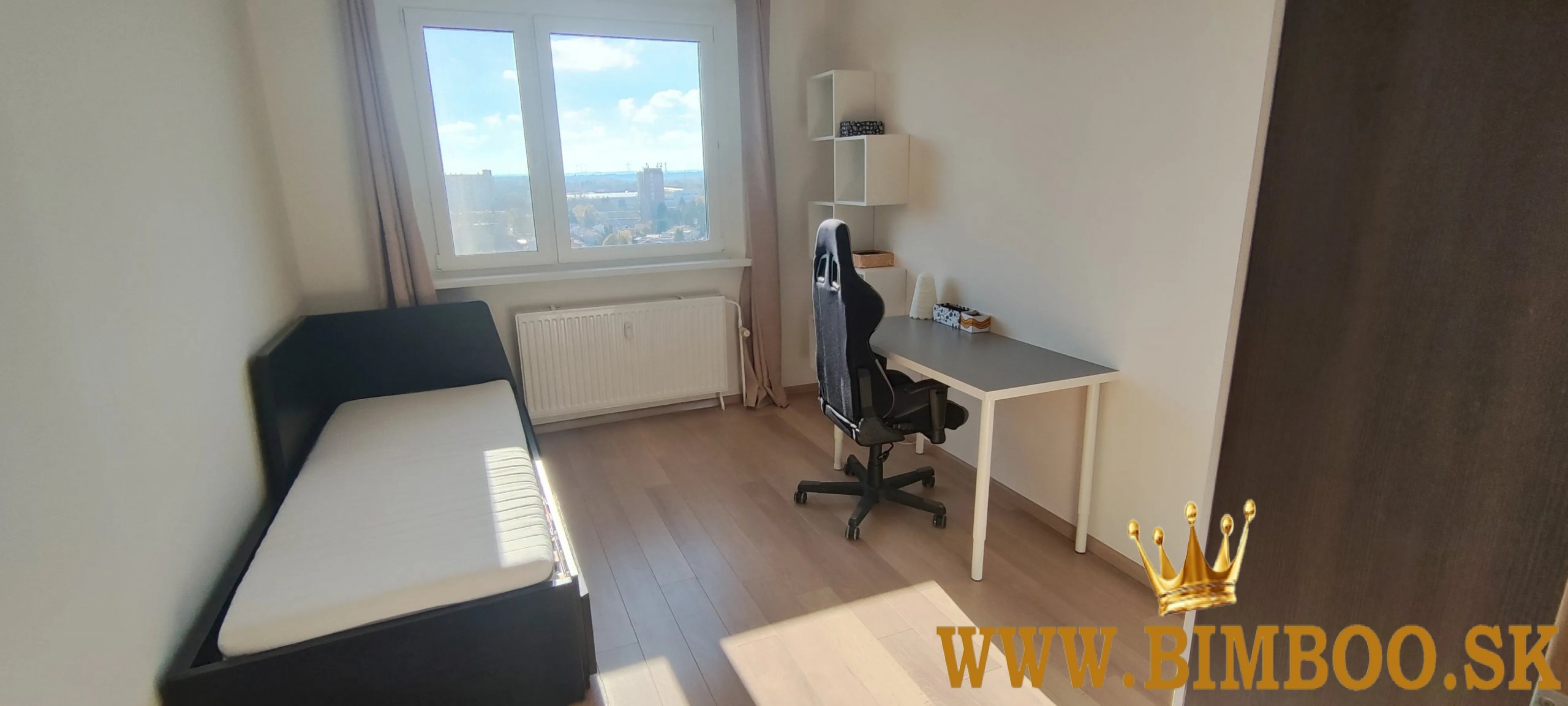 Prenájom – svetlý a priestranný 2,5-izbový byt, Komárnická ulica, 