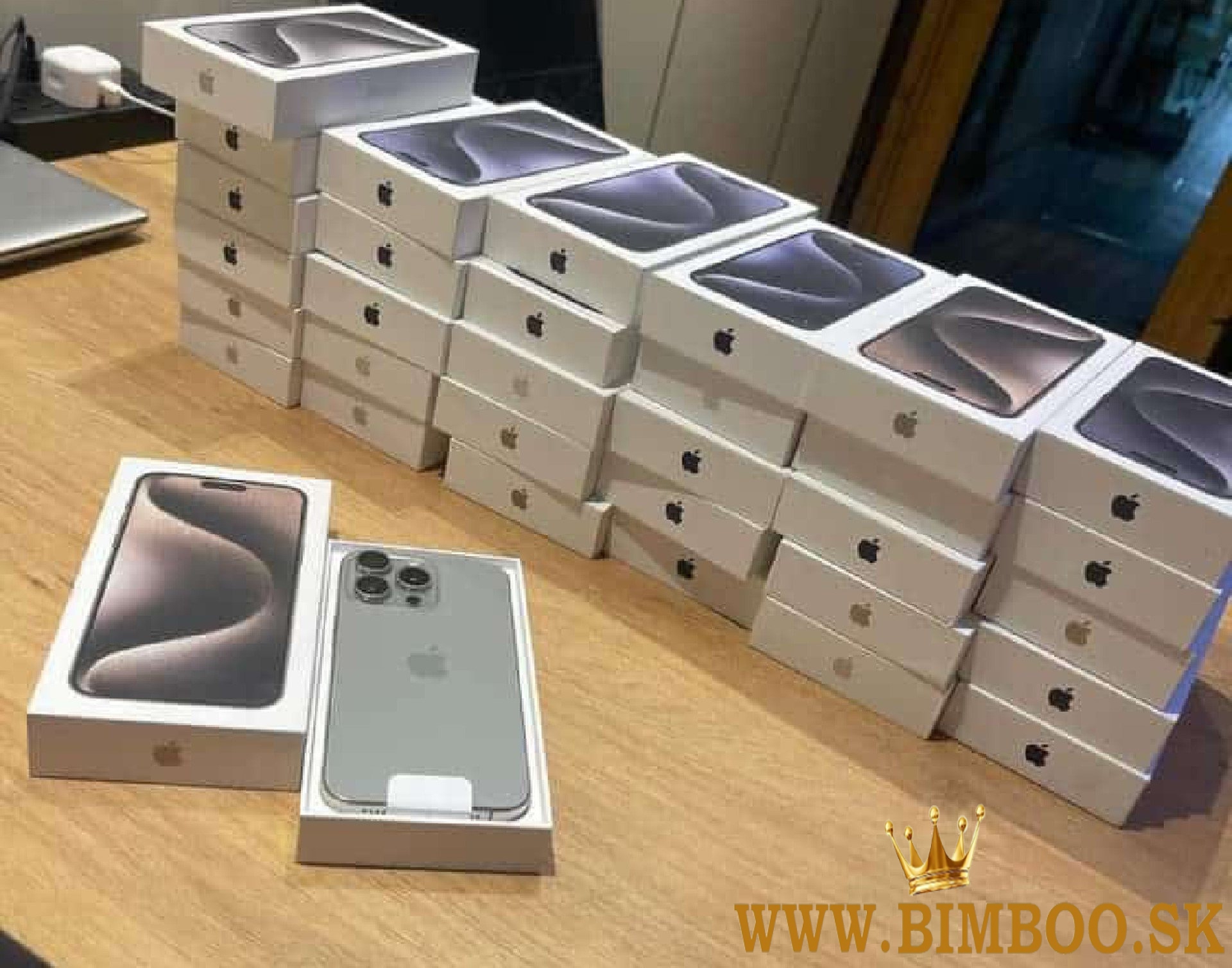 Apple iPhone 15 Pro 128GB = 550 EUR, iPhone 15 Pro Max 256GB = 600 EUR, iPhone 15 128GB = 400 EUR