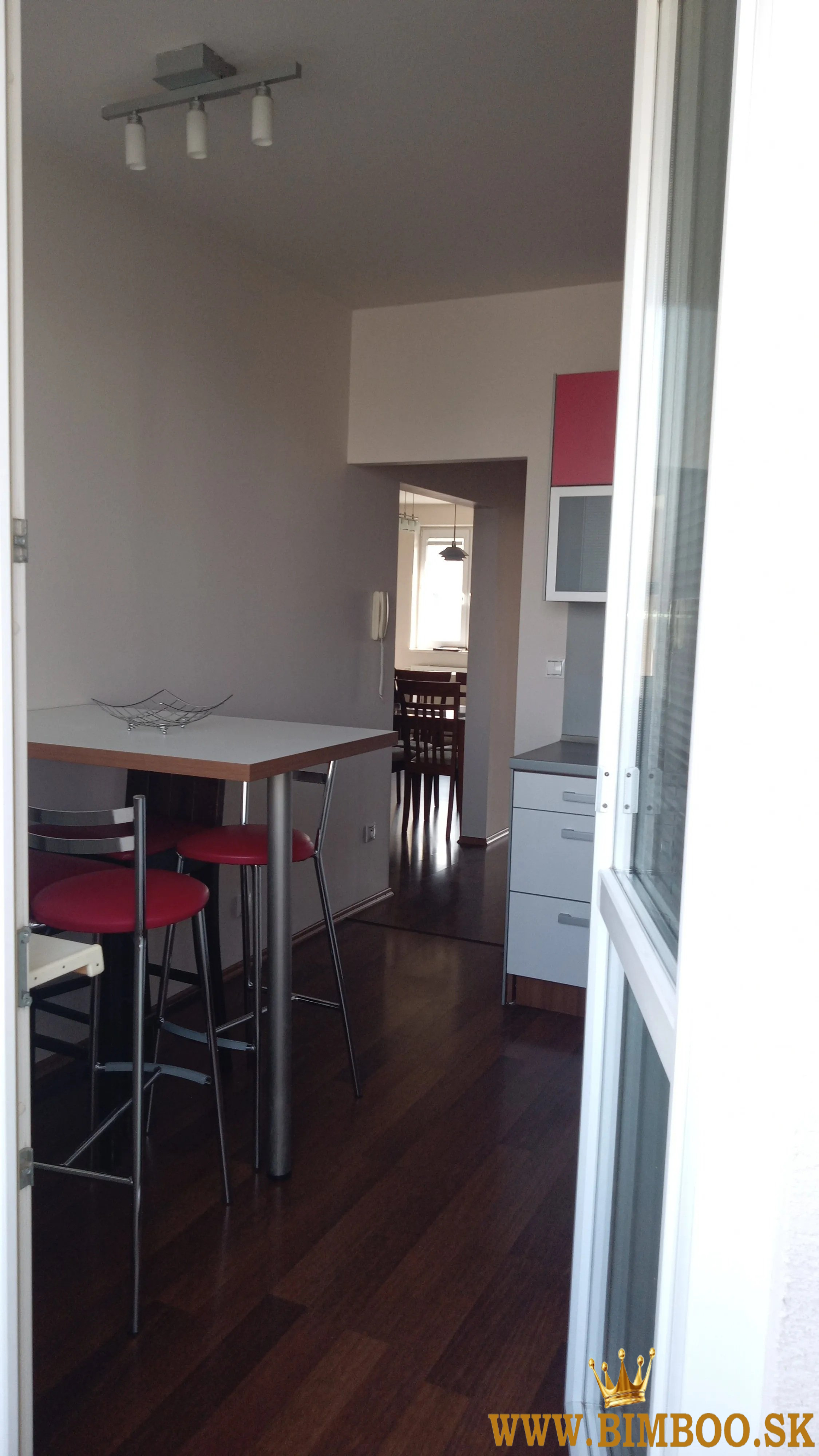 Prenájom 4-izbového bytu – Jiráskova ulica, Bratislava –