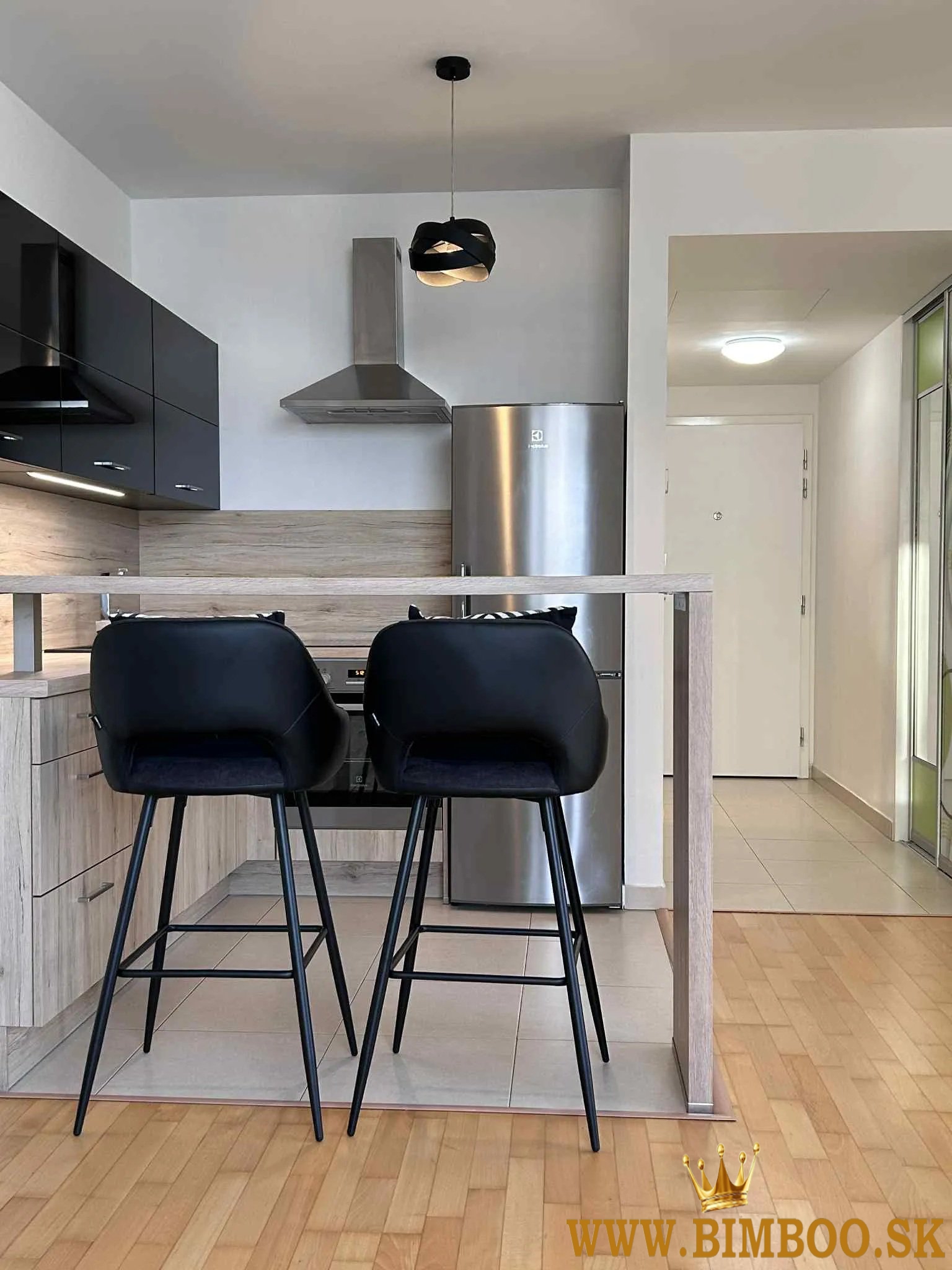  ZĽAVA 100 € na prvý mesiac nájmu! Prenájom štýlového 2-izbového